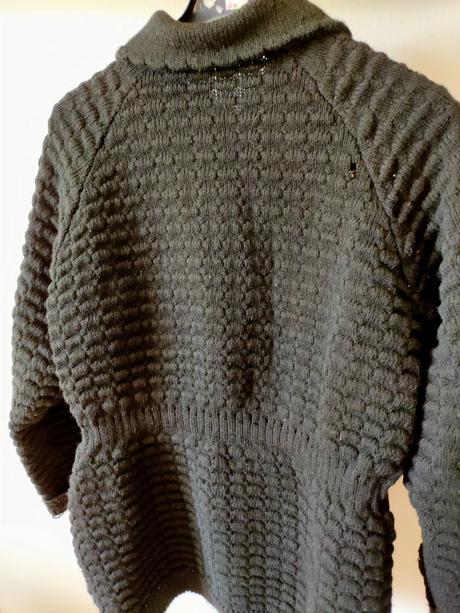 Dámsky vlnený sveter, 