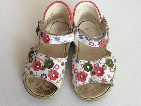 Celokozene sandalky cena s postou, primigi,24