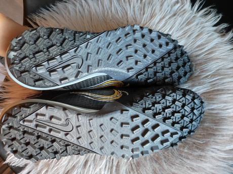 Halovky na futbal, nike,39