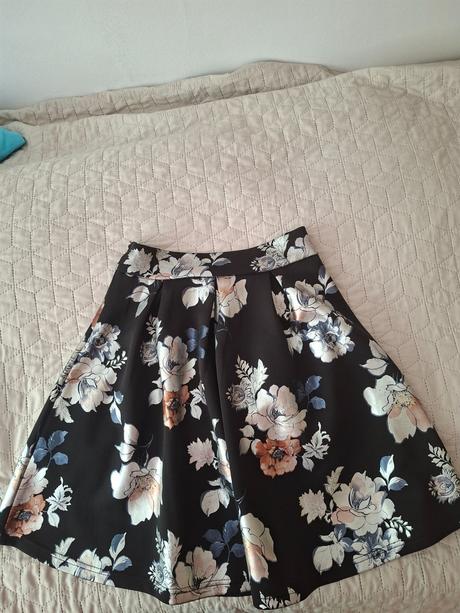 Sukňa na priležitosť, 34