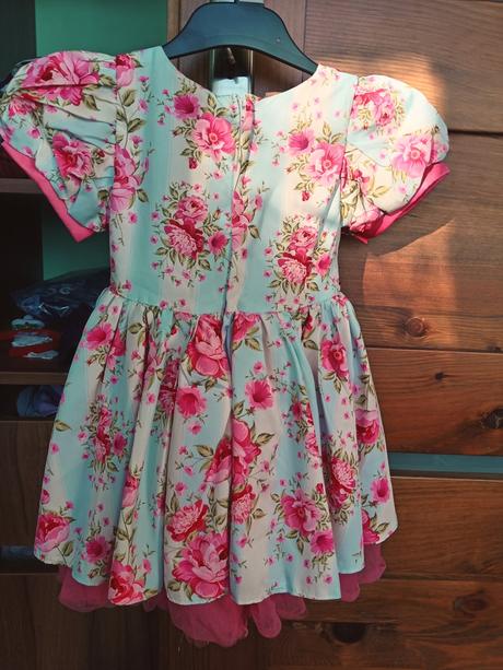 Spoločenské šaty pre dievčatká, 98