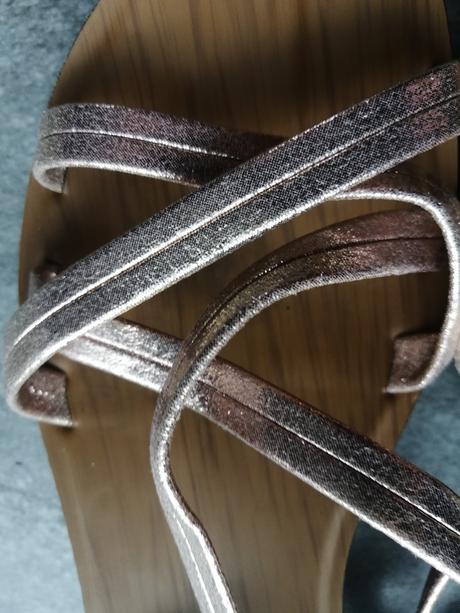 Sandálky medenej farby v 37, 37