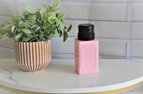 Dávkovač na odlakovač na nechty, 