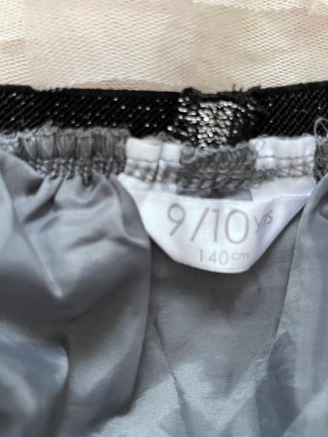 2 krasne suknicky, h&m,140