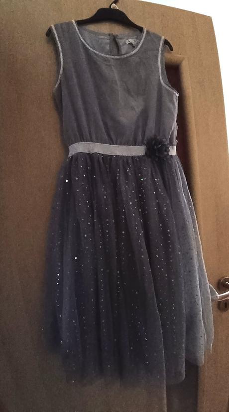 Sviatočné saty, 152