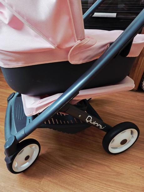 Kočík pre bábiky quinny, 