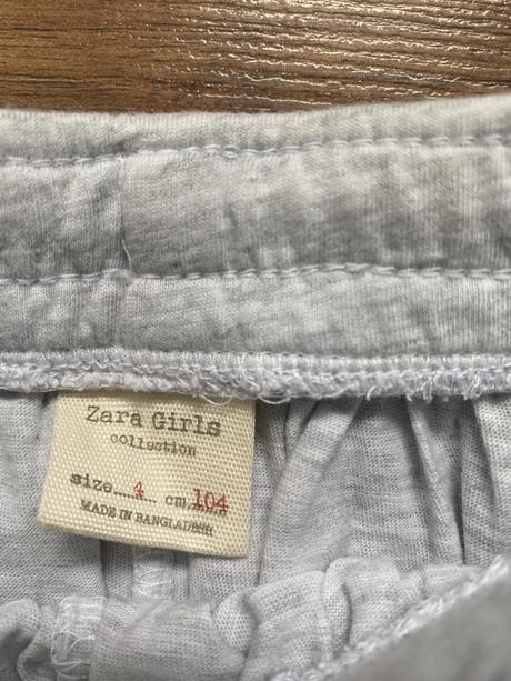 Kratase suknovy typ, zara,104