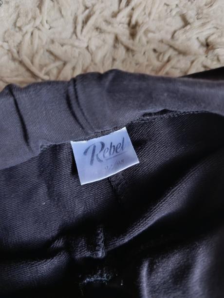 Rebel kratasy, rebel kids,98