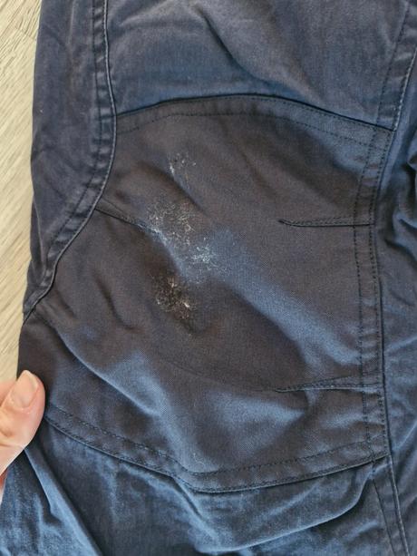 Športové nohavice, 152