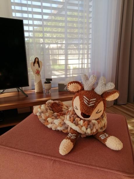 Háčkované hračky a deka,