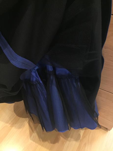 Spolocenske saty, 38