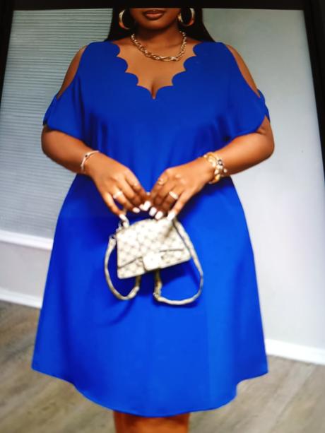 Modre šaty aj na priležitost, 52