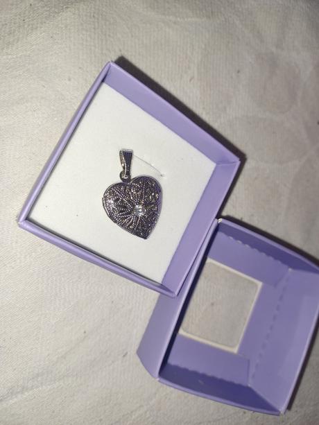 Otváracie srdce medailon,