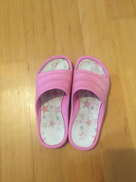 Kroksy a šľapky, 29