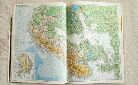 Kniha velký atlas světa,