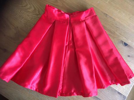 Nádherná saténová handmade sukňa, 116