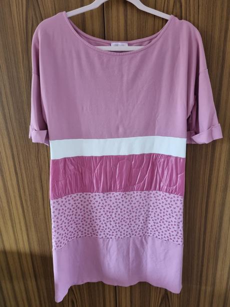 Magenta šaty oversize s, s