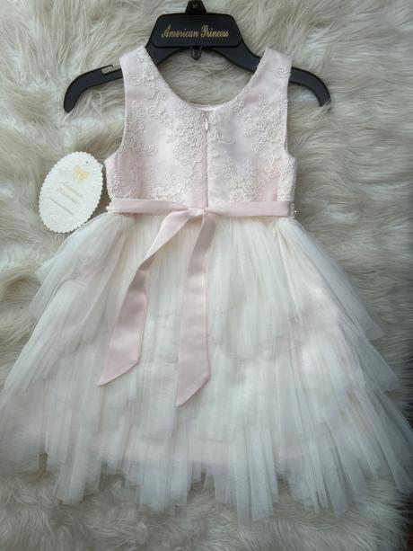 Šaty nové na 3 ročky, 