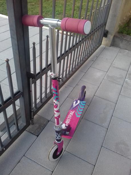 Predám málo používanú detskú hlinikovú kolobežku, 