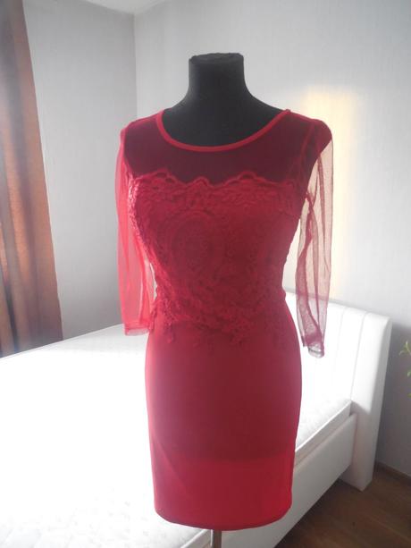 Červené spoločenské šaty, s