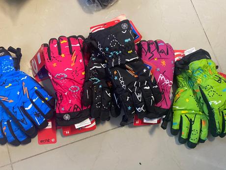 Zimné lyžiarske rukavice, 110 - 146