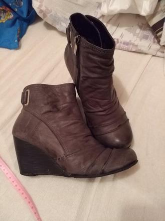 Clenkove na vysokom opatku, 37