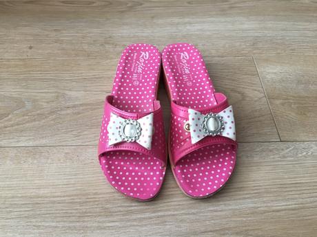 Šľapky pre parádnicu, 34