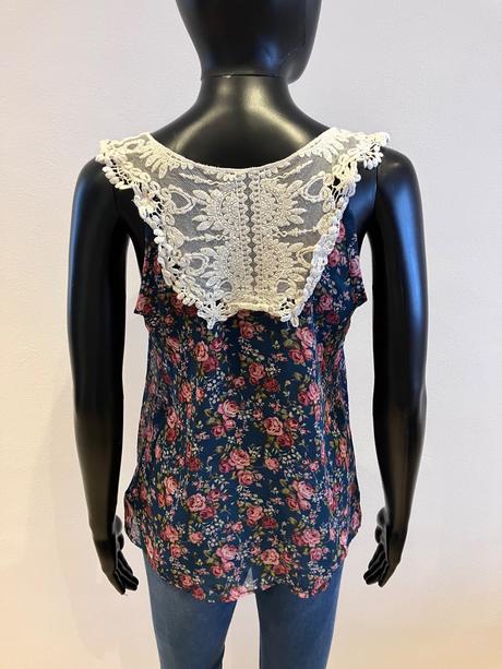 Kvetovaná blúzka s krajkou (s), s