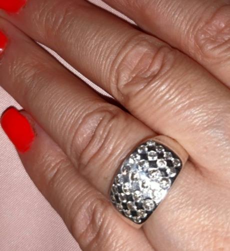 Strieborný prsteň,