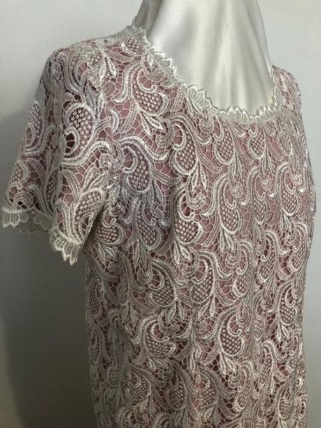 Krajkové spoločenské  šaty, 42