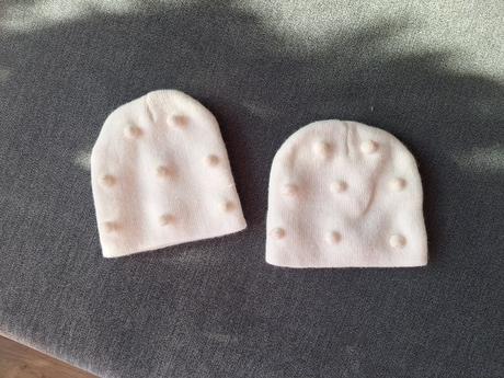 Čiapky pre dvojičky, 68