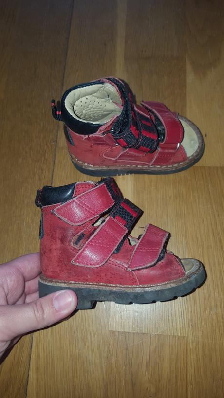 Pevné kožené topánočky na prvé kroky č.18, 18