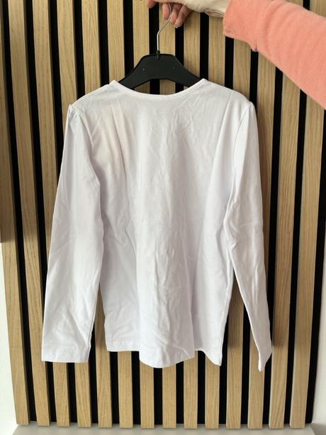 Biele tričko so srdiečkami s dlhým rukávom, 134