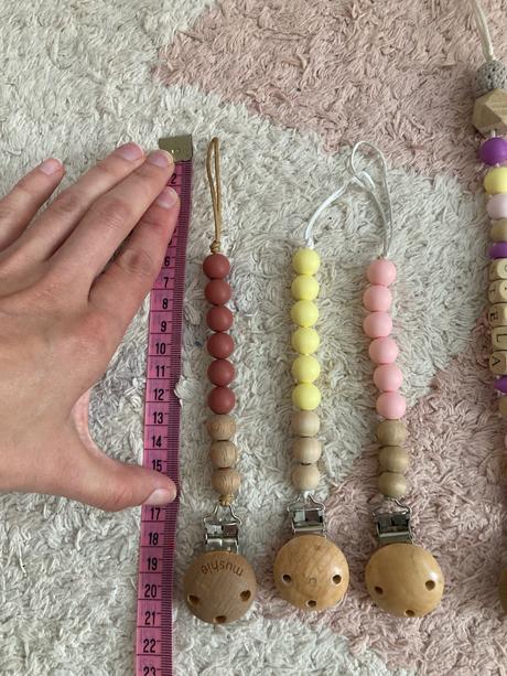 Klipy/retiazky na cumlík, mushie