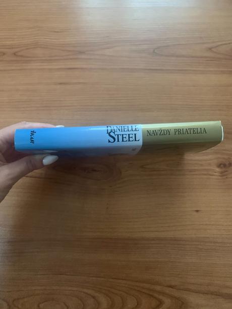 Kniha navždy priatelia (danielle steel),