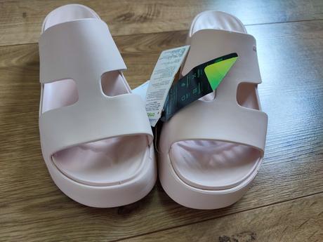 Šľapky crocs getaway platform h-strap w9 39-40, crocs,40
