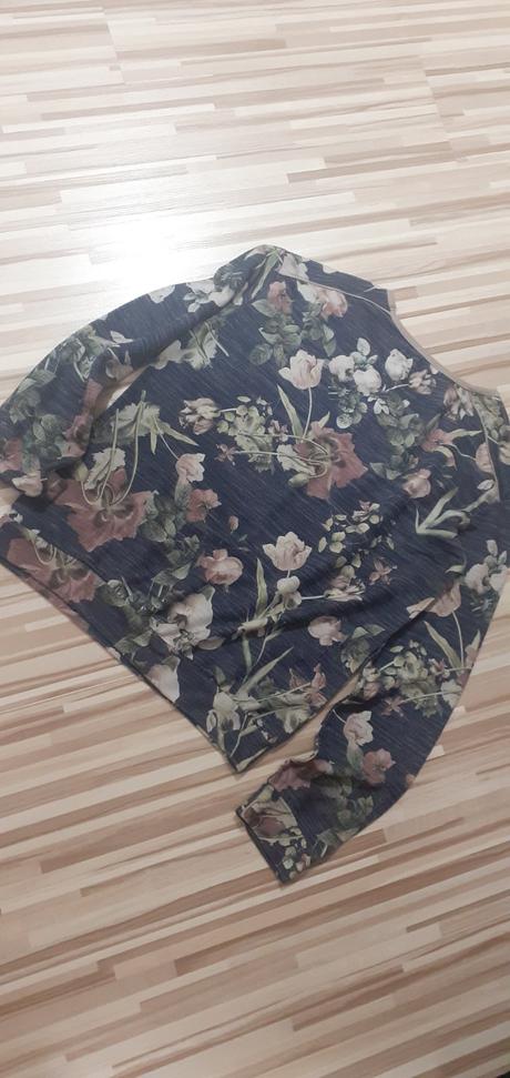 Mikina/tričko s kvetmi, bershka,l