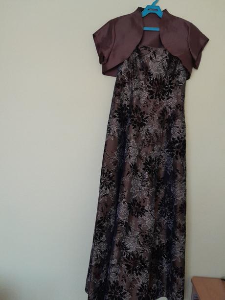 Spoločenské šaty., m