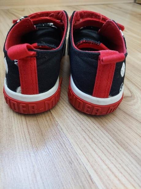 Tenisky spiderman, 30