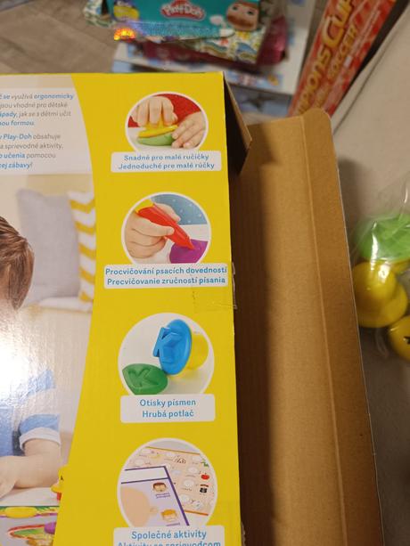 Play doh písmená a jazyk, 