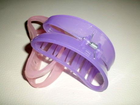 2 štipce do vlasov v pastelových farbách,