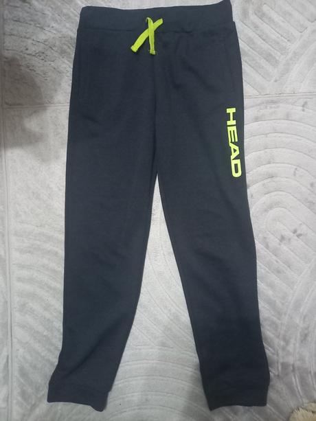 Značkové tepláky, 164