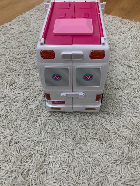 Barbie sanitka, 