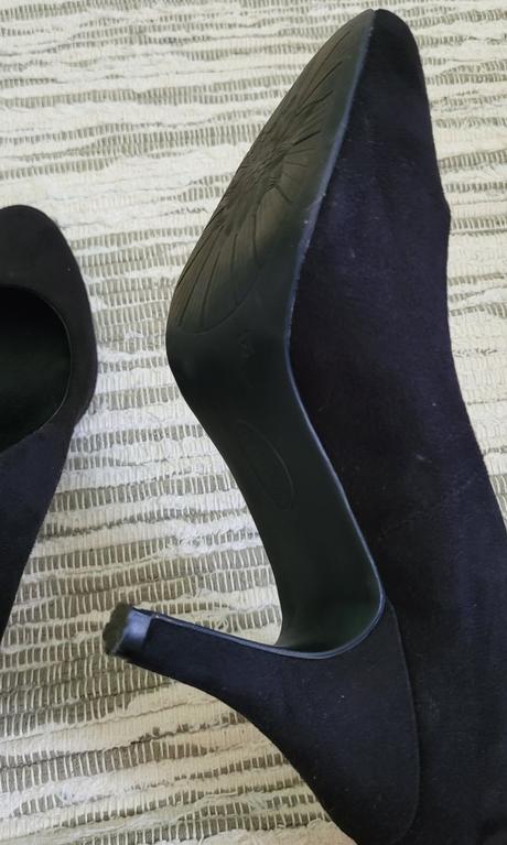 Čierne lodičky, graceland,37