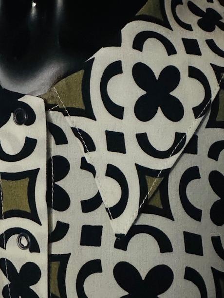 Blúzka so vzorom a nazberanými rukávmi zn. magenta, l / m