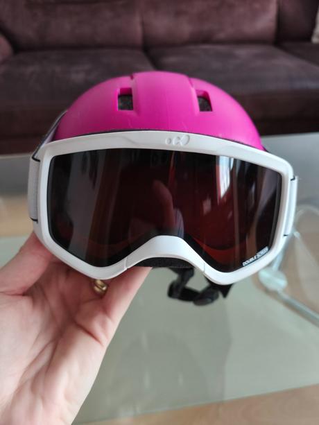 Detska prilba s okuliarmi, 