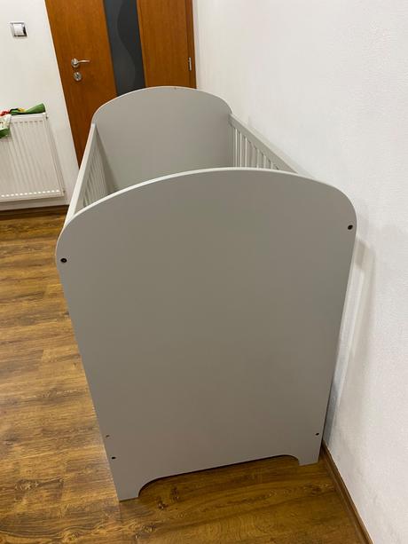 Predám detskú postieľku, šírka (cm): 60,dĺžka (cm): 120