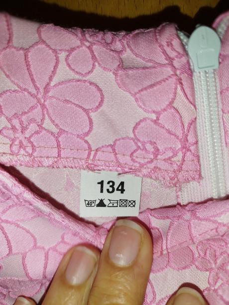 Dievčenské šaty, 134