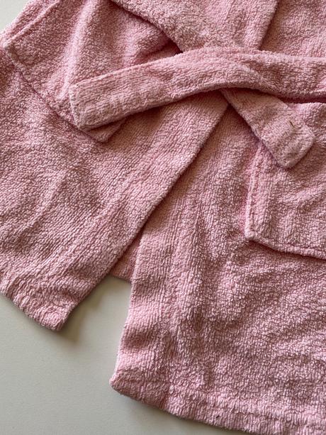 Ružový županček a turban na vlasy, 110