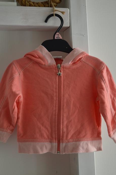 Mikina s kapucou, 74